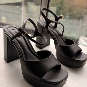 Elegant Black Platform Sandals